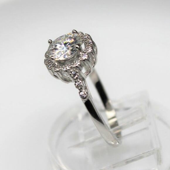 1 Ct Round Cut Moissanite Wedding Ring Halo-Style Flower Cubic Zirconia Silver 8 - Picture 4 of 13